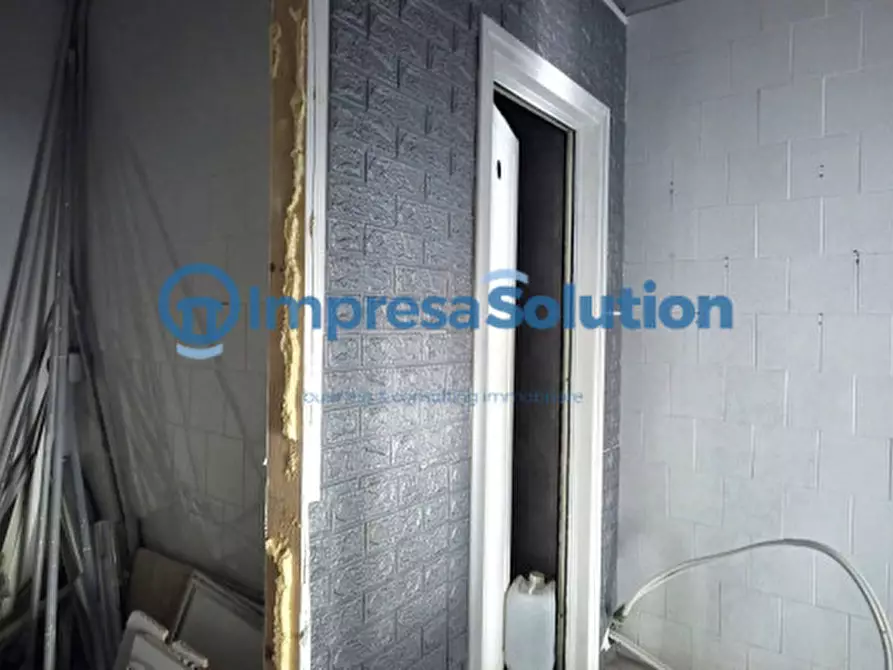 Immagine 16 di Negozio in affitto  in Viale Cavalleggeri d'Aosta a Napoli