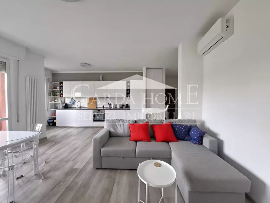 Immagine 3 di Appartamento in affitto  in Lungolago Cesare Battisti a Desenzano Del Garda