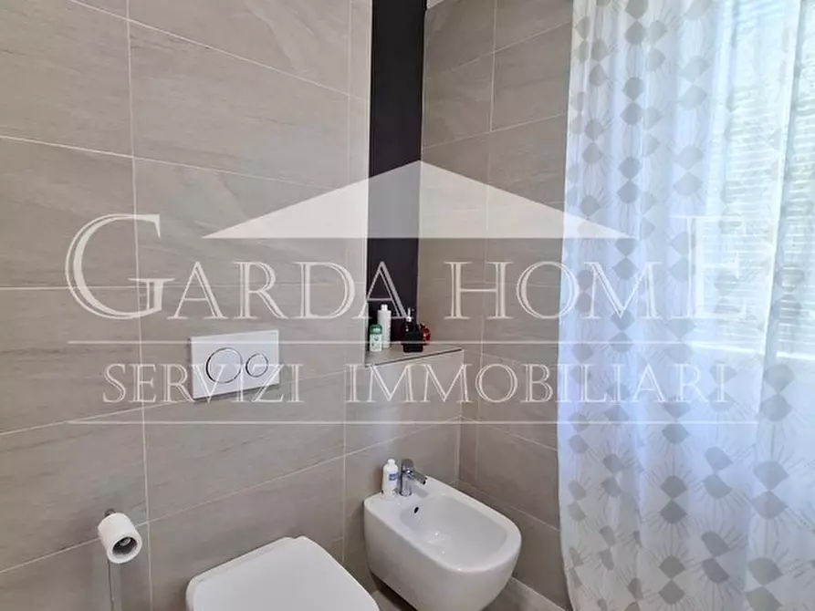 Immagine 20 di Appartamento in affitto  in Lungolago Cesare Battisti a Desenzano Del Garda