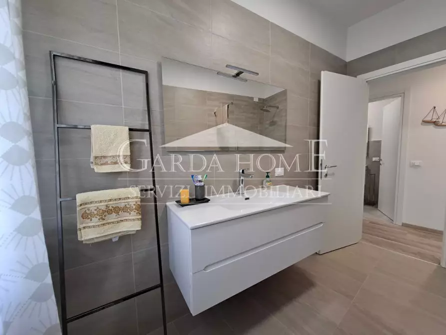 Immagine 21 di Appartamento in affitto  in Lungolago Cesare Battisti a Desenzano Del Garda