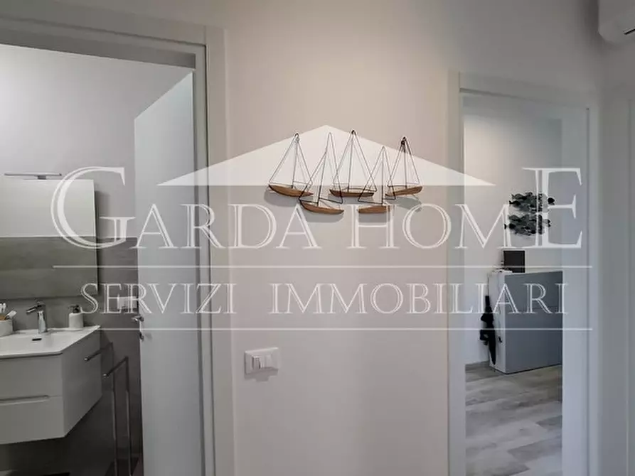 Immagine 22 di Appartamento in affitto  in Lungolago Cesare Battisti a Desenzano Del Garda