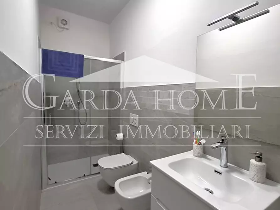 Immagine 24 di Appartamento in affitto  in Lungolago Cesare Battisti a Desenzano Del Garda