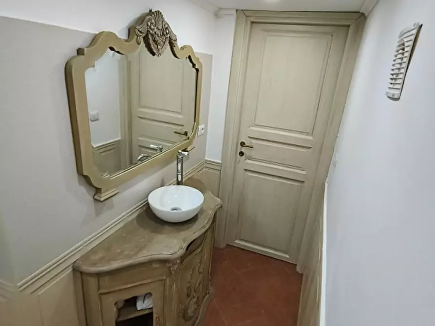 Immagine 1 di Appartamento in affitto  in Vico dei Miracoli 45 a Napoli