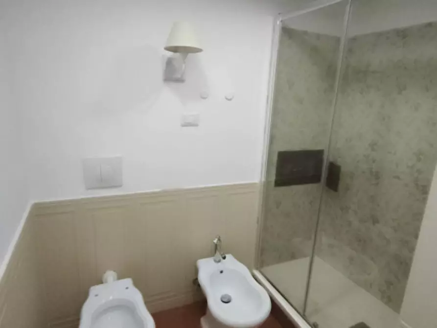 Immagine 17 di Appartamento in affitto  in Vico dei Miracoli 45 a Napoli