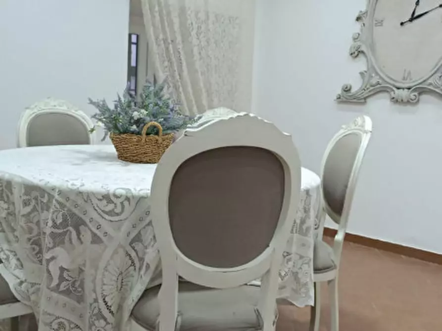 Immagine 19 di Appartamento in affitto  in Vico dei Miracoli 45 a Napoli