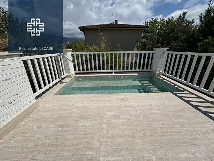 Immagine 5 di Villa in vendita  in Via Versilia a Forte Dei Marmi