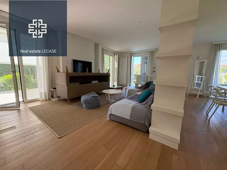 Immagine 19 di Villa in vendita  in Via Versilia a Forte Dei Marmi