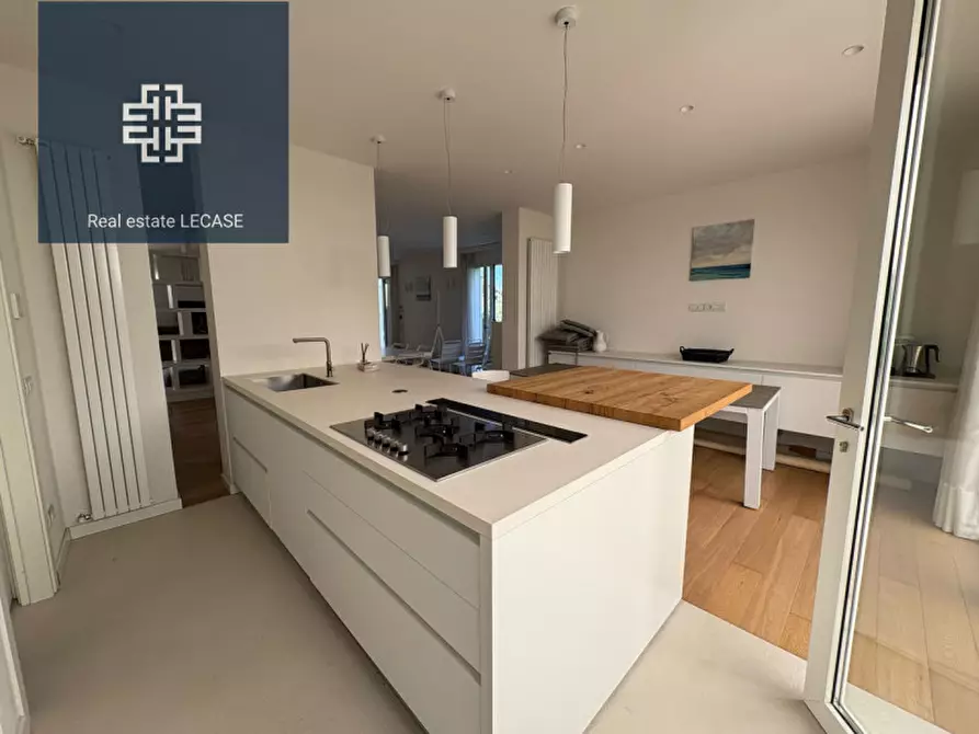 Immagine 22 di Villa in vendita  in Via Versilia a Forte Dei Marmi