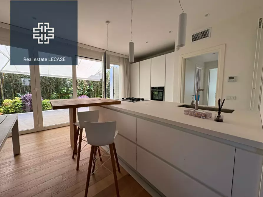 Immagine 24 di Villa in vendita  in Via Versilia a Forte Dei Marmi