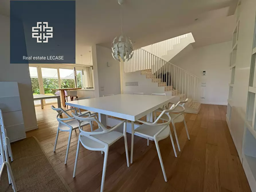 Immagine 25 di Villa in vendita  in Via Versilia a Forte Dei Marmi