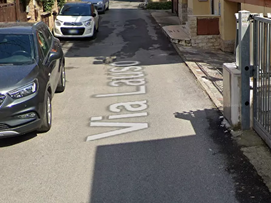 Immagine 5 di Appartamento in vendita  in Via Lauso a Roma