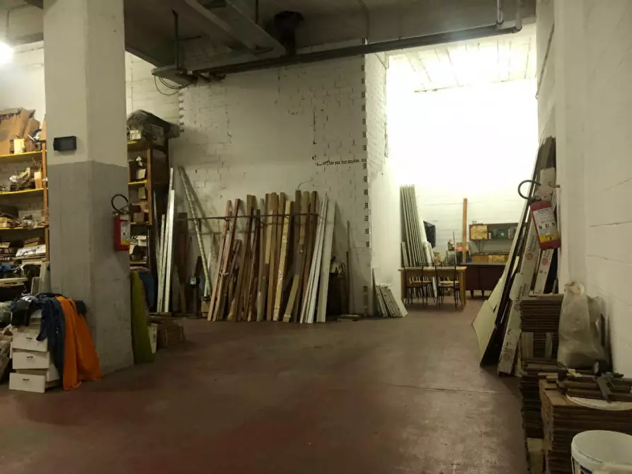 Immagine 4 di Magazzino in affitto  in Via Chambery 119 a Torino