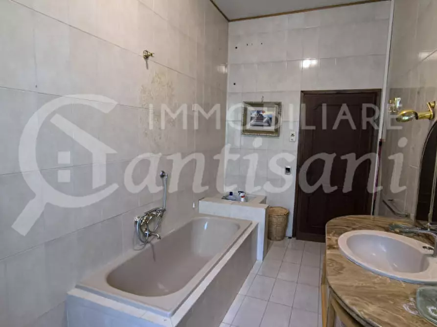 Immagine 19 di Villa in vendita  in Via Alessandro Volta a Montelupo Fiorentino