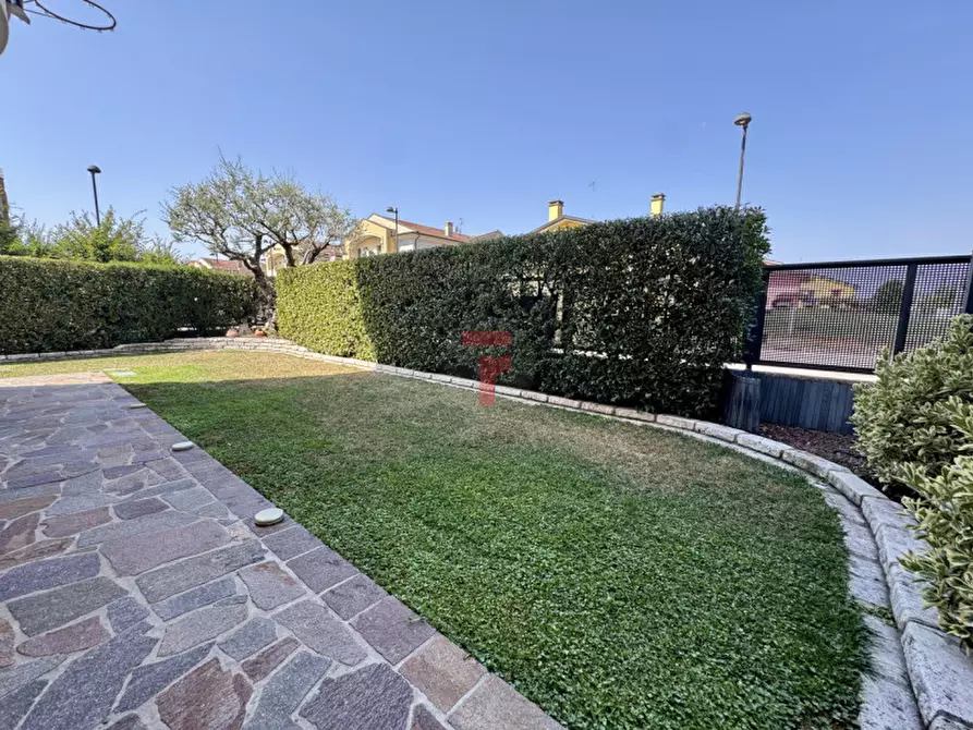 Immagine 2 di Casa quadrifamiliare in vendita  in via lovati a Campodarsego