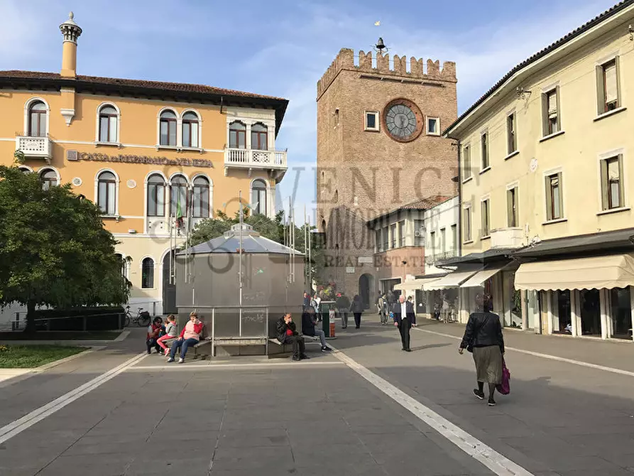 Immagine 2 di Attività commerciale in vendita  a Venezia