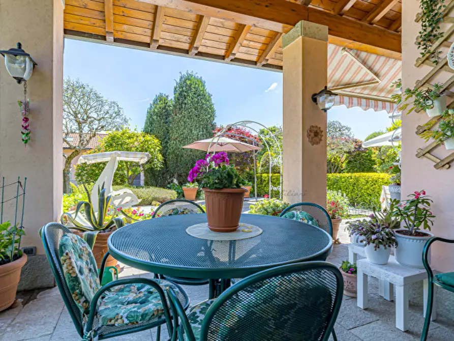 Immagine 14 di Villa in vendita  a Montorfano