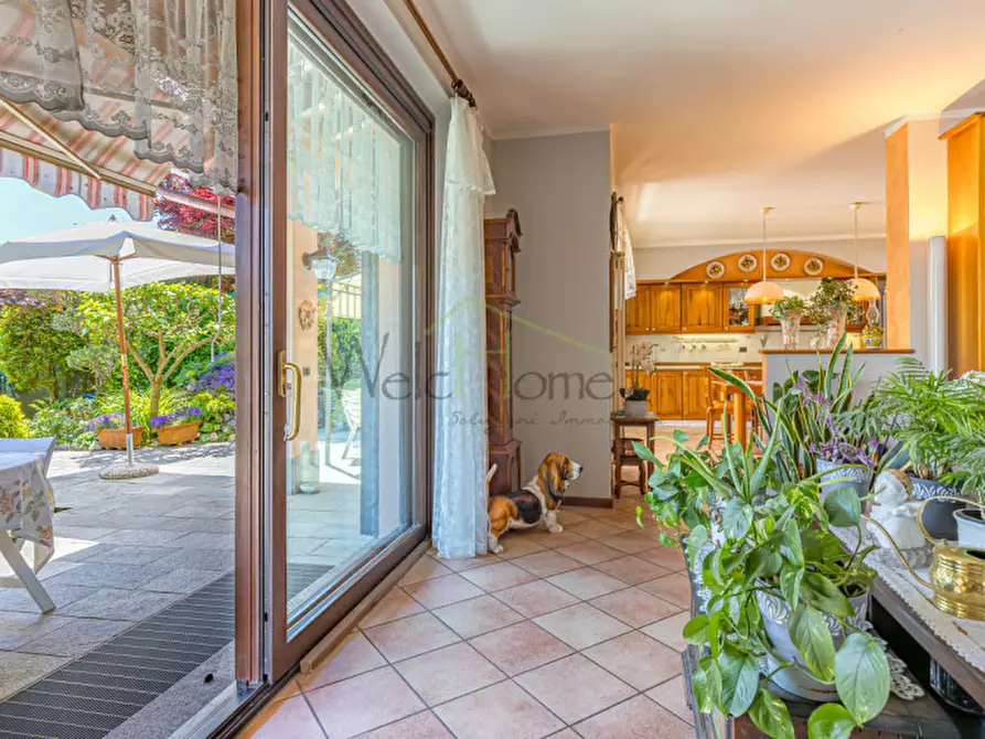 Immagine 19 di Villa in vendita  a Montorfano