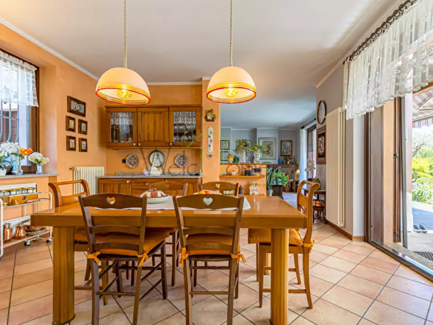 Immagine 20 di Villa in vendita  a Montorfano