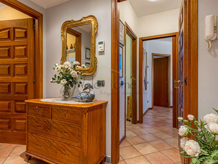 Immagine 21 di Villa in vendita  a Montorfano