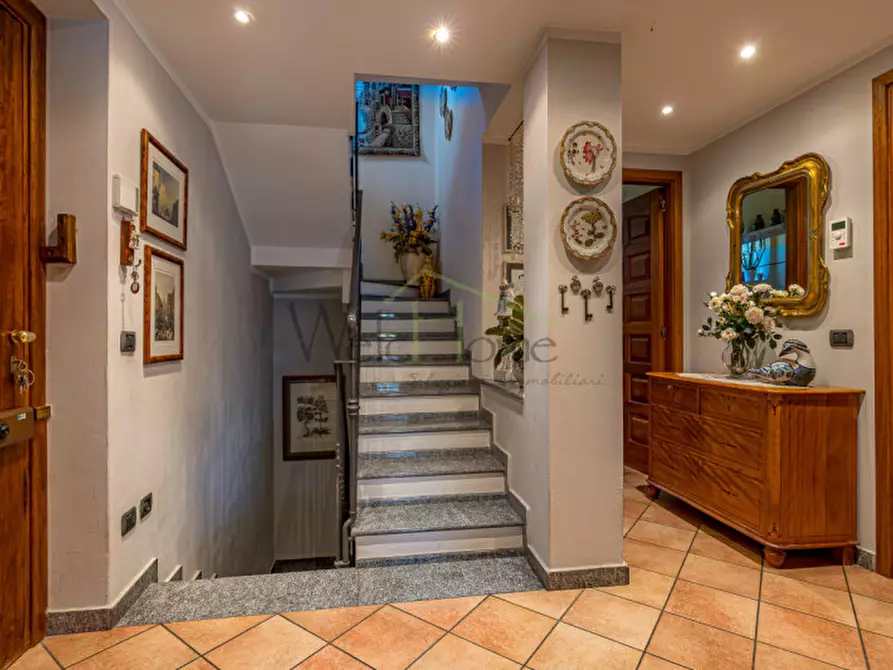 Immagine 25 di Villa in vendita  a Montorfano