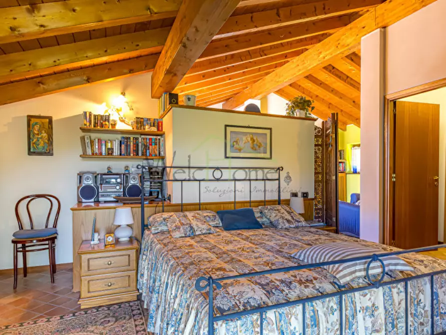 Immagine 30 di Villa in vendita  a Montorfano