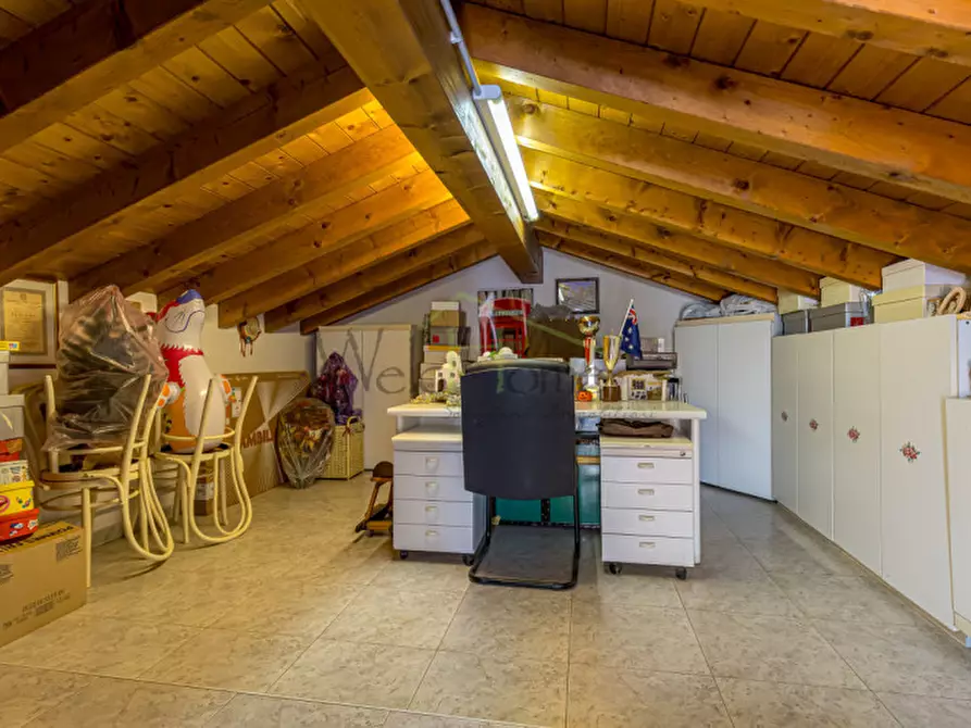 Immagine 34 di Villa in vendita  a Montorfano