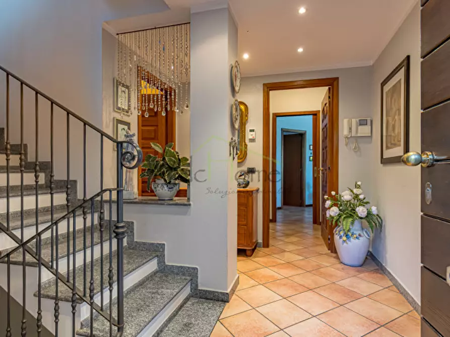 Immagine 35 di Villa in vendita  a Montorfano