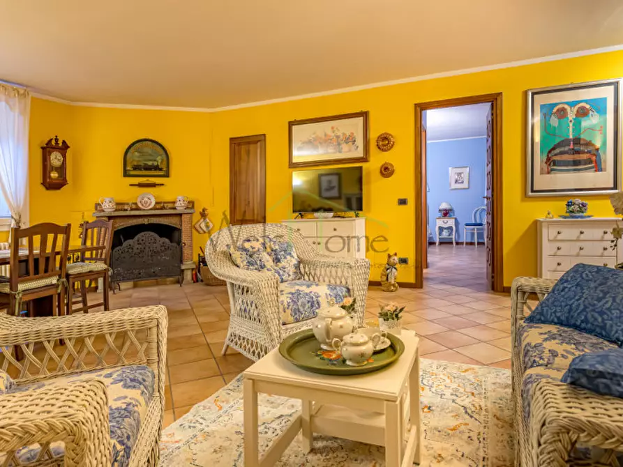 Immagine 37 di Villa in vendita  a Montorfano