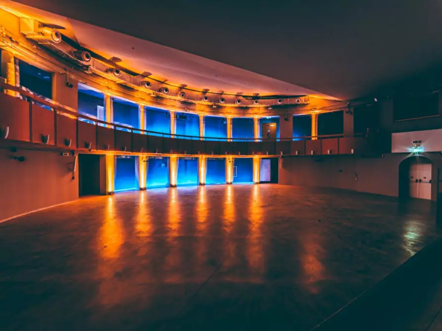 Immagine 7 di Attività commerciale in vendita  in VIA DEI SERRAGLI a Firenze