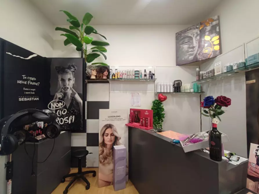 Immagine 1 di Negozio in affitto  in VIA MASACCIO a Firenze