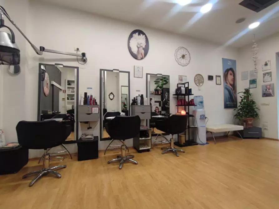 Immagine 3 di Negozio in affitto  in VIA MASACCIO a Firenze