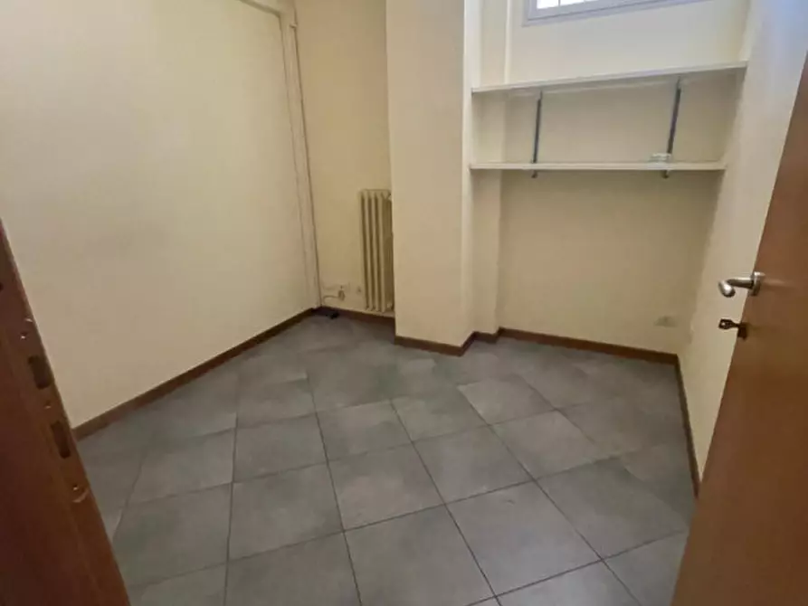 Immagine 12 di Ufficio in affitto  in VIA BARACCA a Firenze