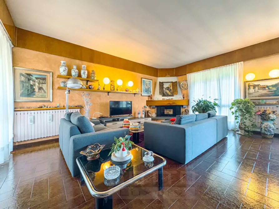 Immagine 7 di Villa in vendita  in via verbano 8 a Paruzzaro