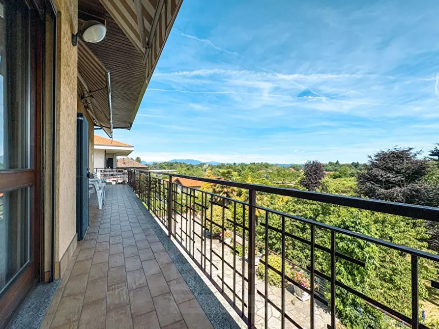 Immagine 10 di Villa in vendita  in via verbano 8 a Paruzzaro