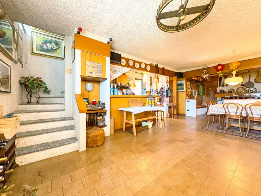 Immagine 26 di Villa in vendita  in via verbano 8 a Paruzzaro