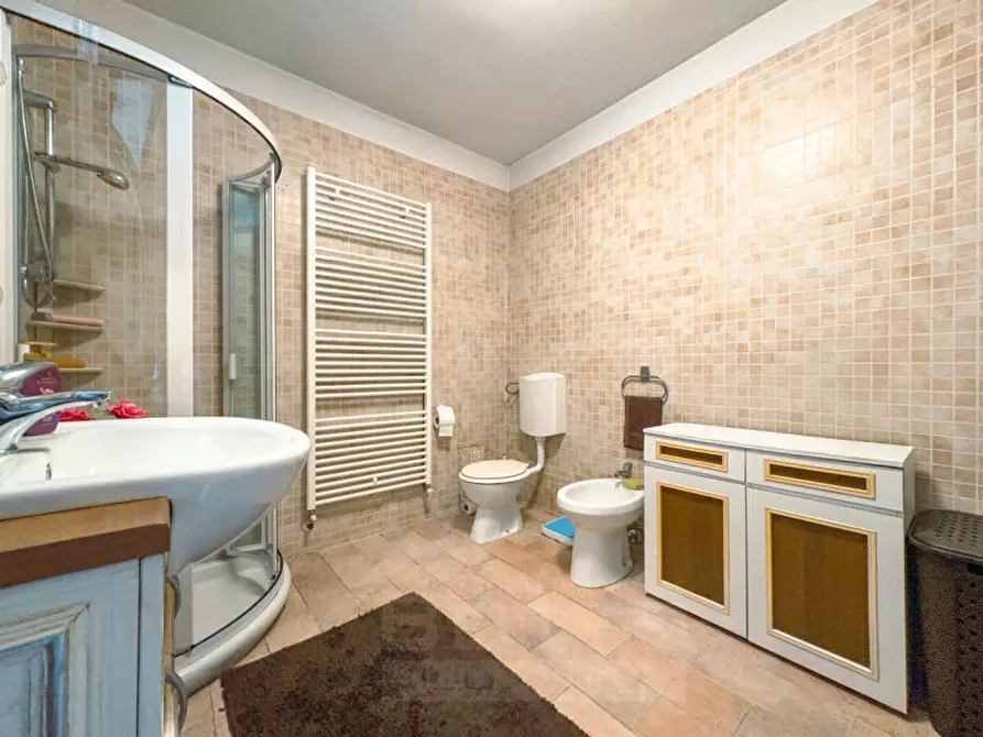 Immagine 31 di Villa in vendita  in via verbano 8 a Paruzzaro