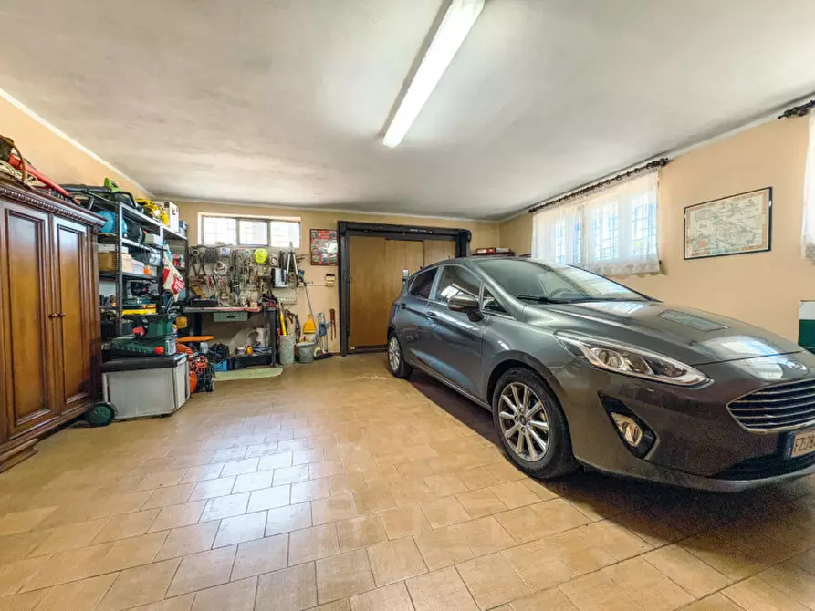 Immagine 39 di Villa in vendita  in via verbano 8 a Paruzzaro