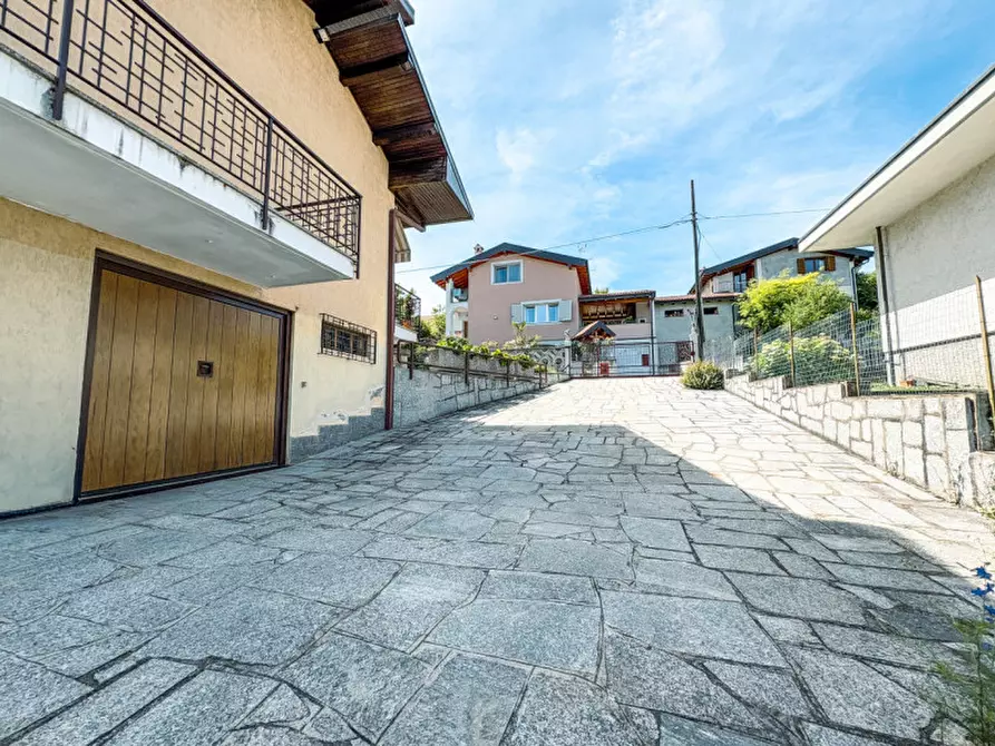 Immagine 40 di Villa in vendita  in via verbano 8 a Paruzzaro