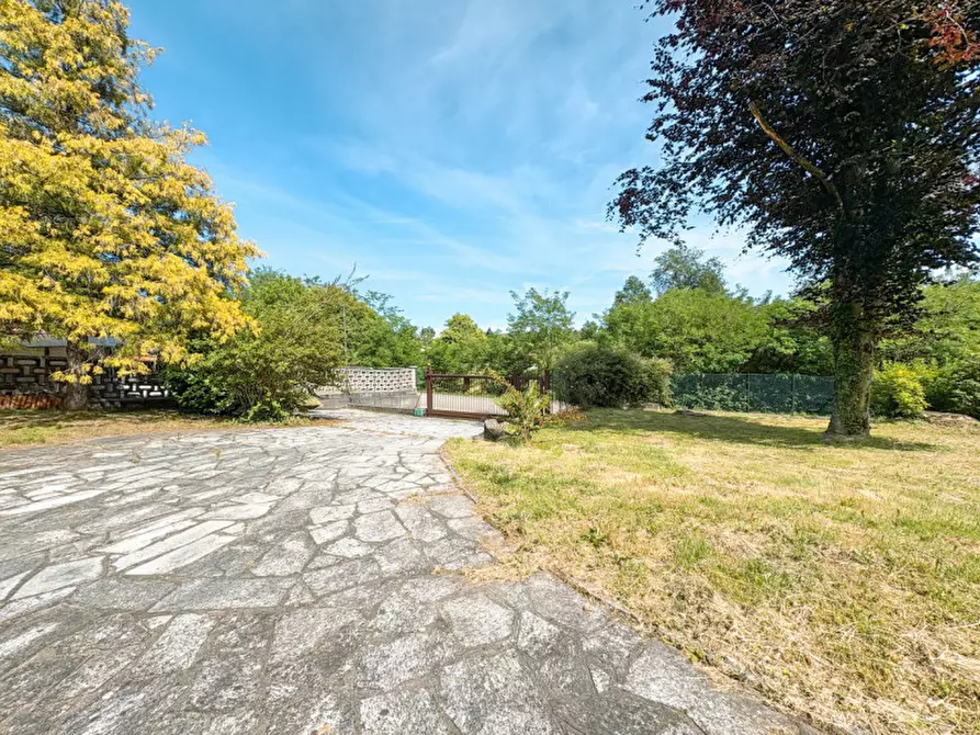 Immagine 53 di Villa in vendita  in via verbano 8 a Paruzzaro