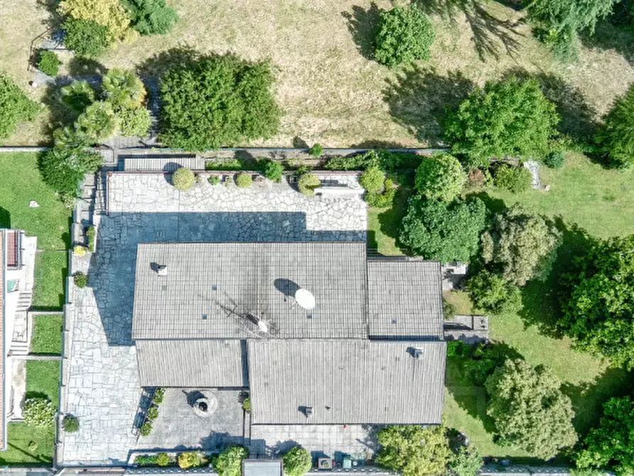 Immagine 56 di Villa in vendita  in via verbano 8 a Paruzzaro