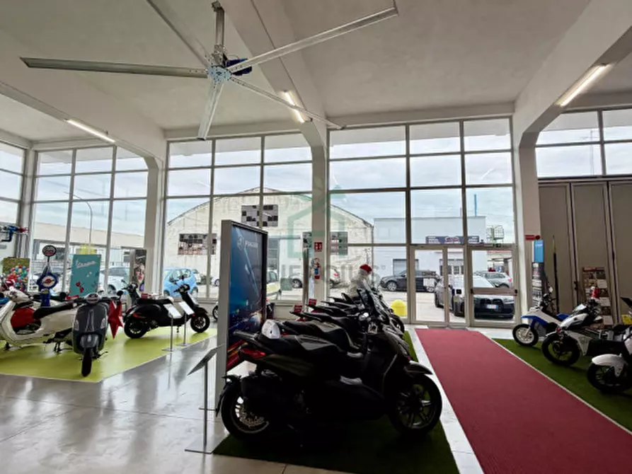 Immagine 12 di Capannone industriale in vendita  in VIA ANGELO MESSEDAGLIA a Verona