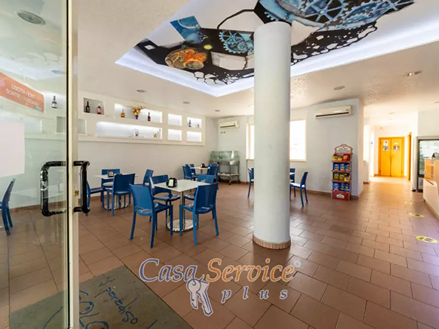 Immagine 2 di Attività commerciale in vendita  in Via Mariana Albina a Alezio