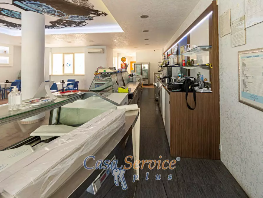 Immagine 3 di Attività commerciale in vendita  in Via Mariana Albina a Alezio