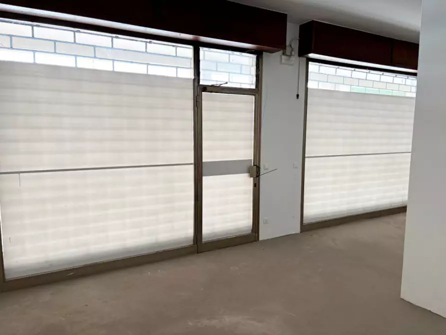 Immagine 1 di Negozio in vendita  in via roma 143 a Spinea