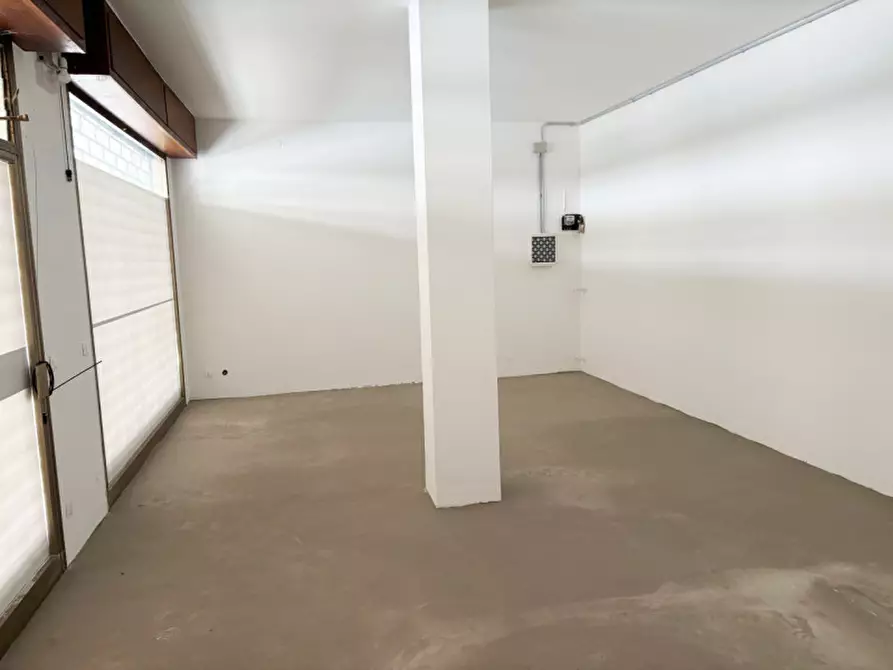 Immagine 2 di Negozio in vendita  in via roma 143 a Spinea