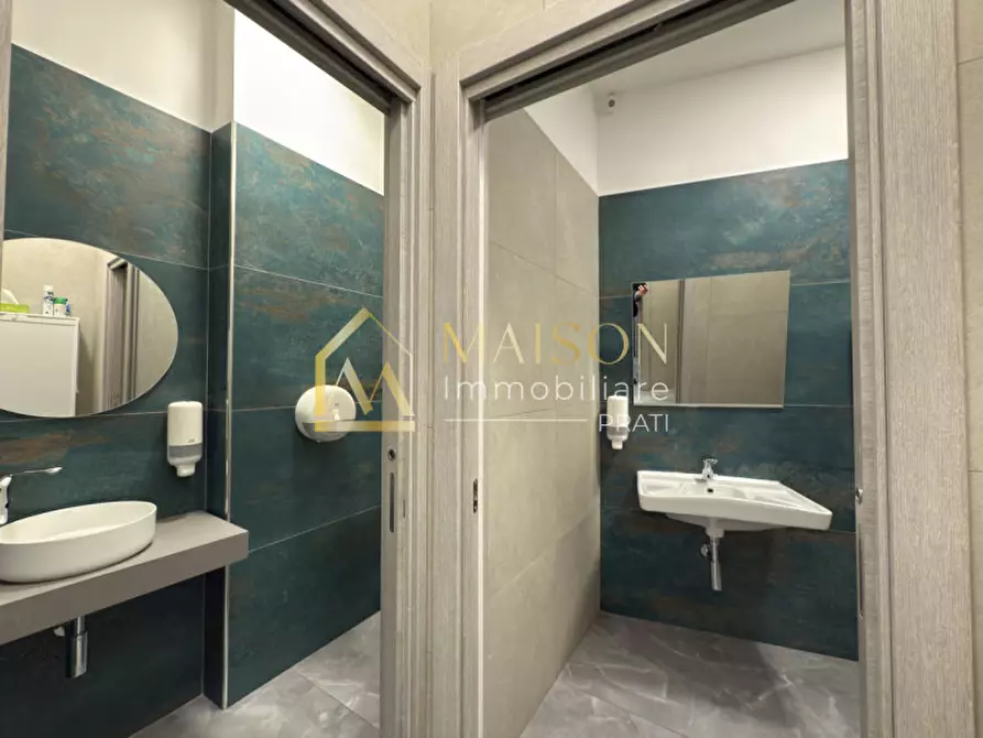 Immagine 10 di Attività commerciale in vendita  in Piazzale delle Medaglie d'Oro a Roma