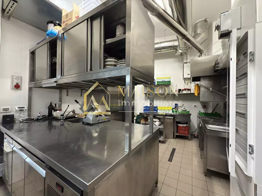 Immagine 15 di Attività commerciale in vendita  in Piazzale delle Medaglie d'Oro a Roma