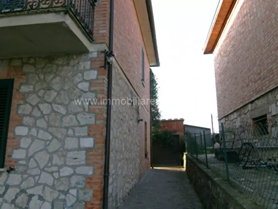 Immagine 18 di Casa indipendente in vendita  a Sinalunga