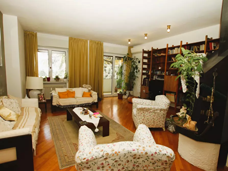 Immagine 1 di Attico in vendita  in Via della Mendola - Alte Mendelstraße a Bolzano