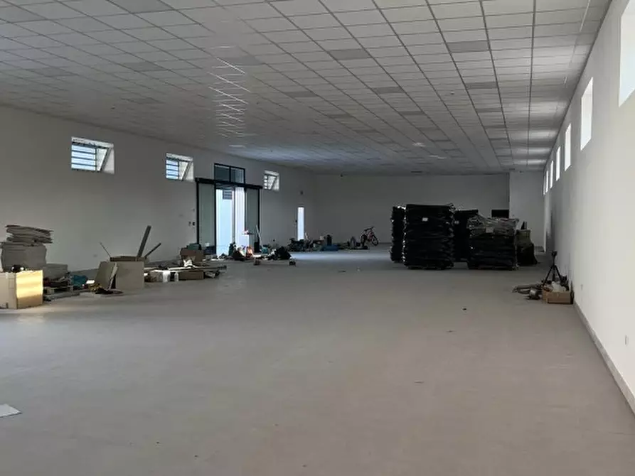Immagine 1 di Capannone industriale in vendita  a Quiliano